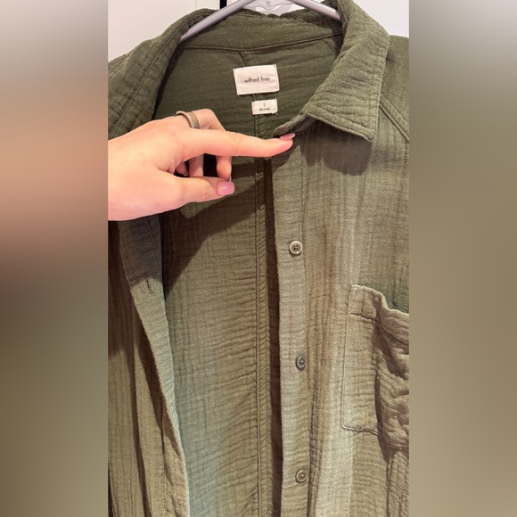 Long sleeve Aritiza with cotton gauze 🍀 - Picture 2 of 3